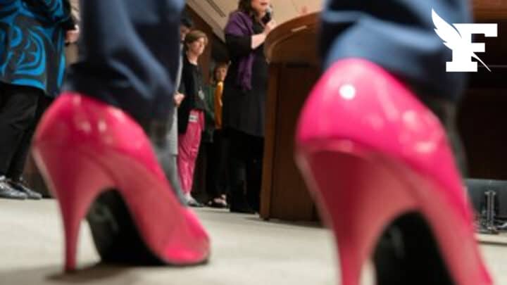 canada des deputes enfilent leurs escarpins roses pour denoncer les violences faites aux femmes